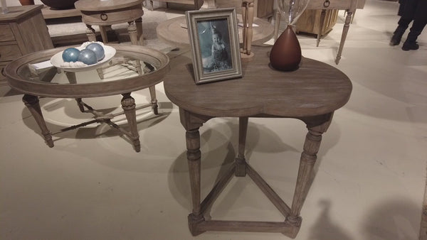 Chateaux End Table