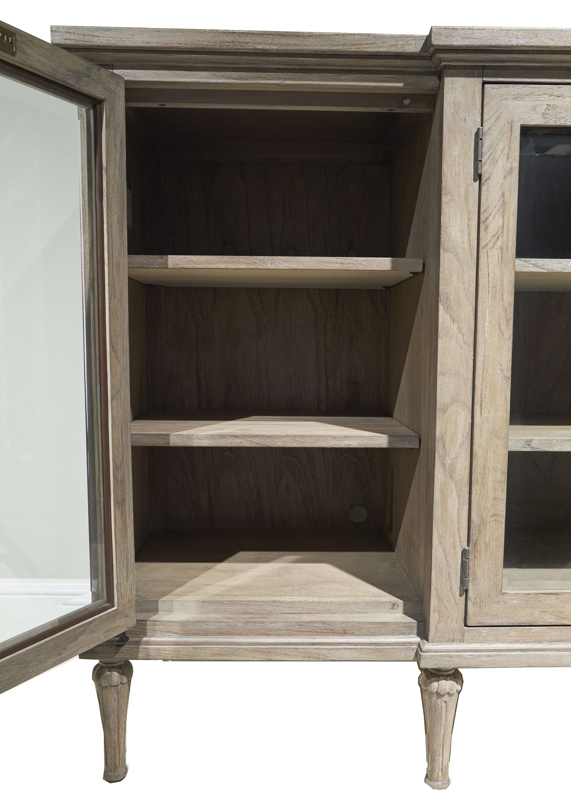 Chateaux Entertainment Console